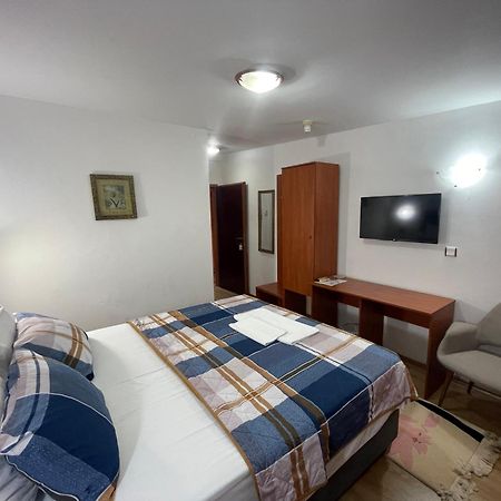 Hotel Square Skopje Ngoại thất bức ảnh