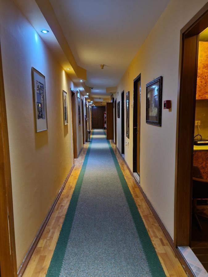 Hotel Square Skopje Ngoại thất bức ảnh