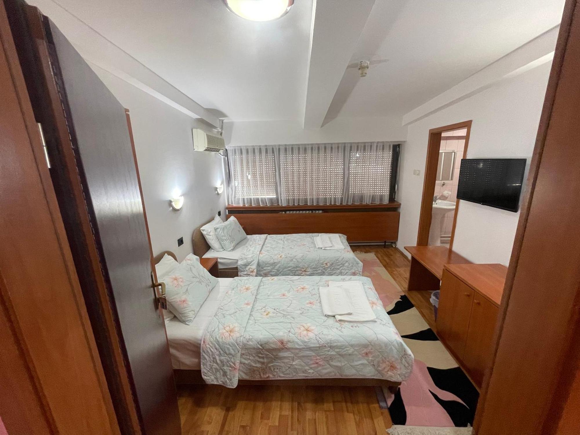 Hotel Square Skopje Ngoại thất bức ảnh