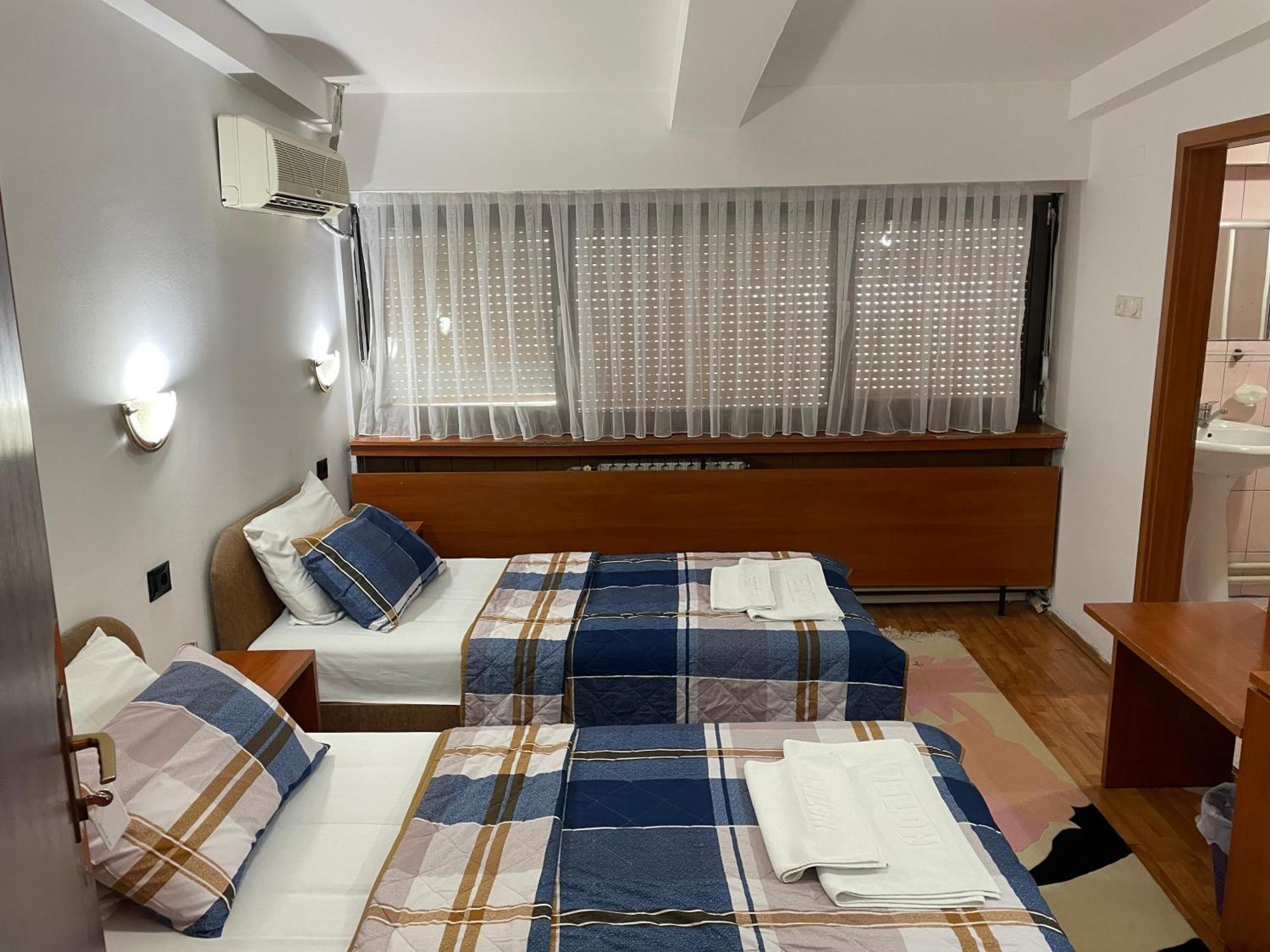 Hotel Square Skopje Ngoại thất bức ảnh