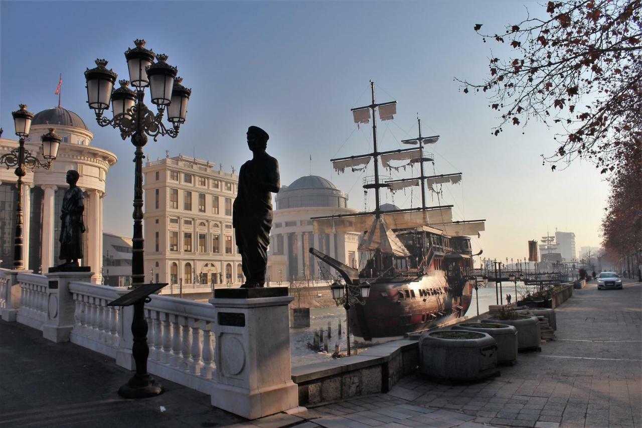 Hotel Square Skopje Ngoại thất bức ảnh